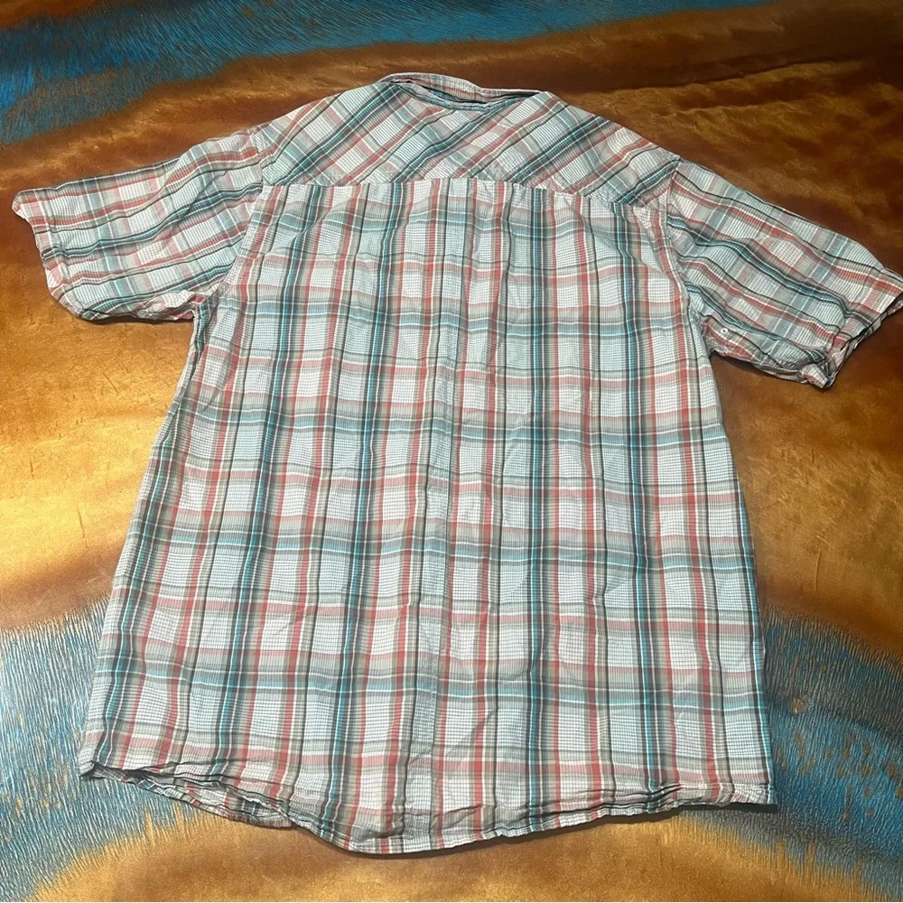 North Face plaid button down short sleeve shirt vented size small